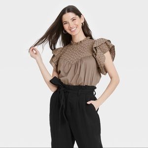 Short flouncy sleeves & sweet eyelet lace shirt